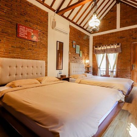 Omah Teras Bata Guesthouse Yogyakarta Dış mekan fotoğraf