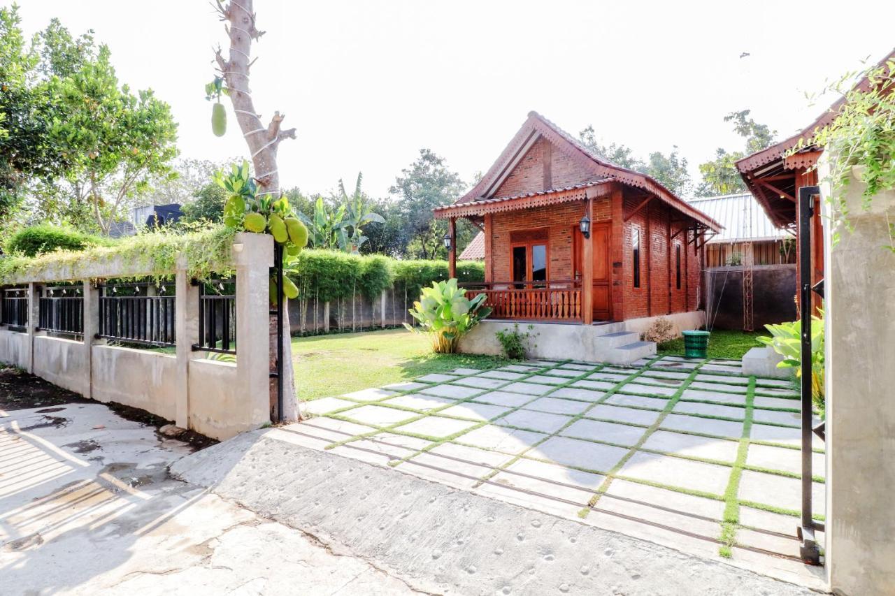 Omah Teras Bata Guesthouse Yogyakarta Dış mekan fotoğraf