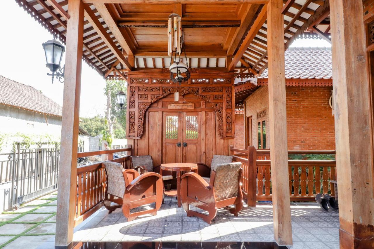 Omah Teras Bata Guesthouse Yogyakarta Dış mekan fotoğraf