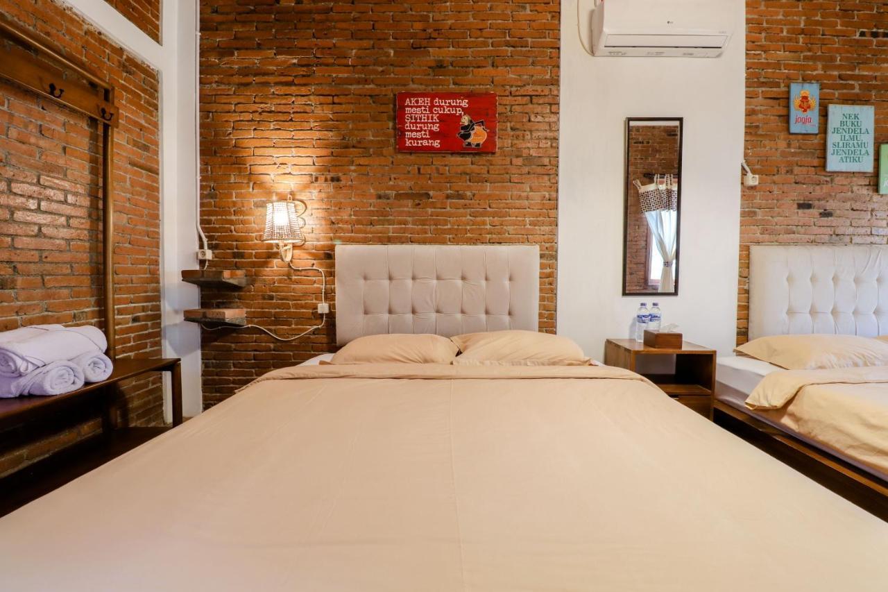 Omah Teras Bata Guesthouse Yogyakarta Dış mekan fotoğraf